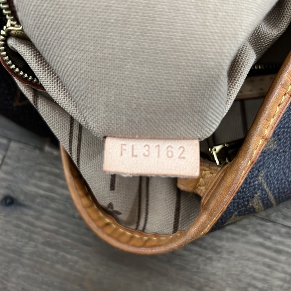 Monogram Louis Vuitton Delightful - Picture 10 of 13